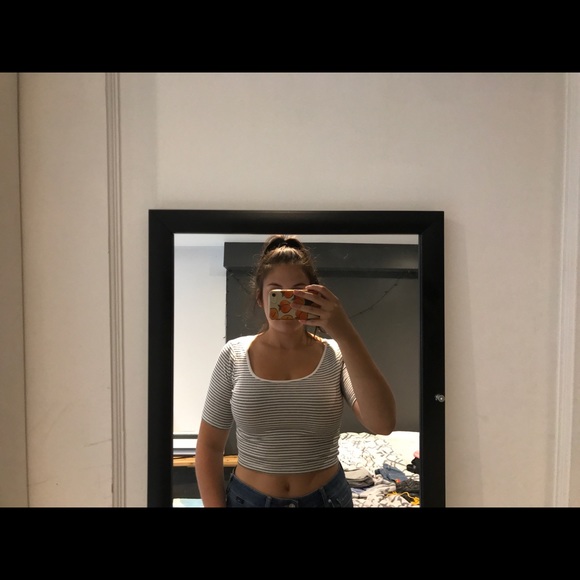 🌟 3 for $25 🌟 - Striped T- Shirt - Picture 2 of 3